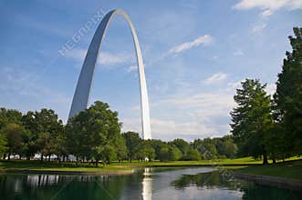 St. Louis arch and reflection
