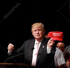 Donald Trump speaks at campaign rally on July, 25, 2015, in Oskaloosa, Iowa