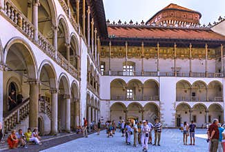 Cracow (Krakow)- Wawel Castle-arcaded ambulatory
