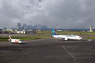 Airplanes at YYC Calgary International Airport