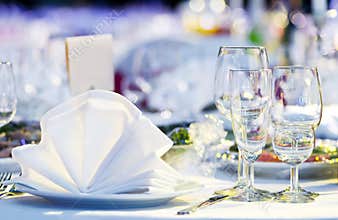 Close-up catering table set