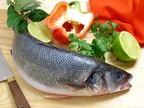 Sea bass with bell pepper