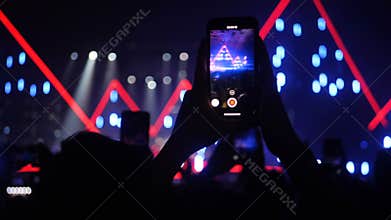 Rock concert social network smartphone mobile phones fan