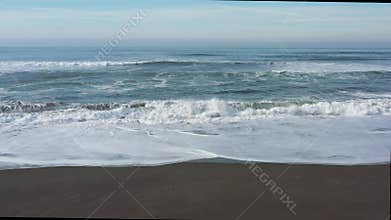 Calming waves in the Oregon coast