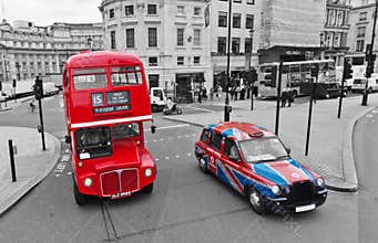 London bus and cab