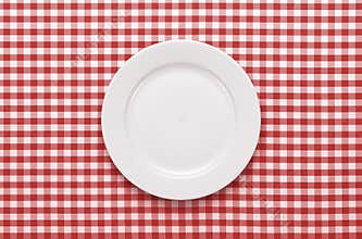 Empty plate at the table