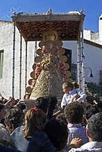 Carrying around the Virgin of El Rocio
