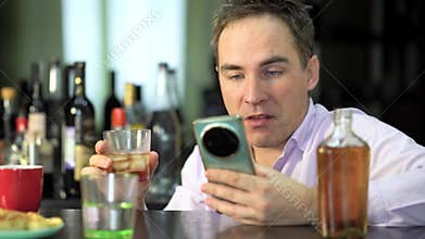 An unemployed specialist who got drunk alone out of boredom is quarantined in self-isolation. alcoholism, alcohol