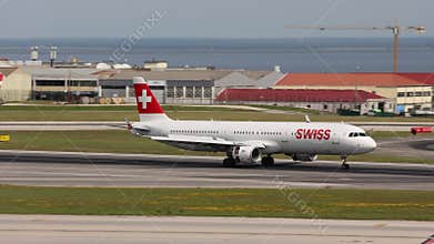 Airbus A321-212 plane from Swiss airline