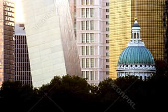 St. Louis courthouse and arch