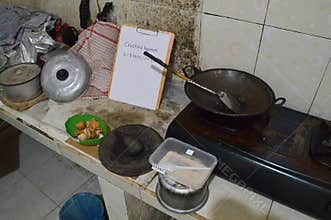 Preparing Crushed Eggshell Mineral Supplement for Sustainable Bird Nutrition