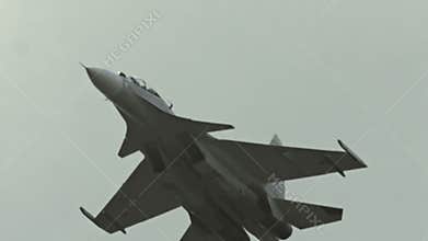 Su-34Su-32 Fighting falcon. Russian fighter aircraft in slow motion.