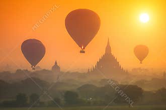 Sunrise over the Old Bagan