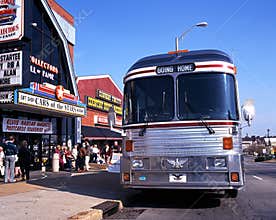 Tour bus on Music Row, Nashville.
