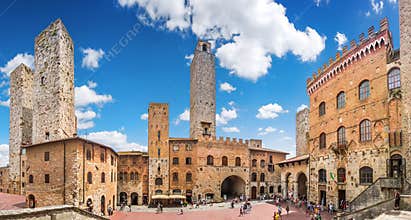 Famous Piazza del Duomo in historic San Gimignano, Tuscany, Italy