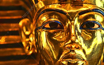 THE MASK OF KING TUT ANKH AMEN