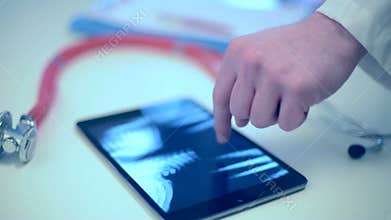 Doctor tablet diagnosis
