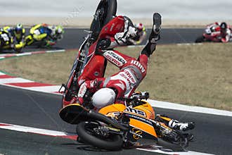 Aleix Viu and Andi Farid accident at FIM CEV Repsol
