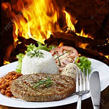 Sample of meal with hamburguer