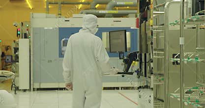 Silicon wafer manufacturing process in a clean room