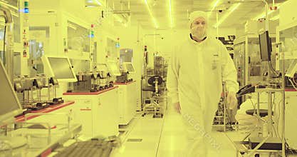 Silicon wafer manufacturing process in a clean room