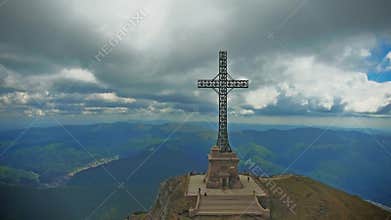 Heroes cross monument