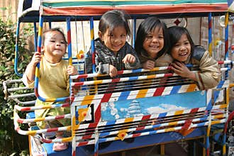 4 happy young girls, Luang Prabang, Laos